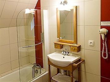 Auberge Du Cheval Blanc Châteaugiron 외부 사진
